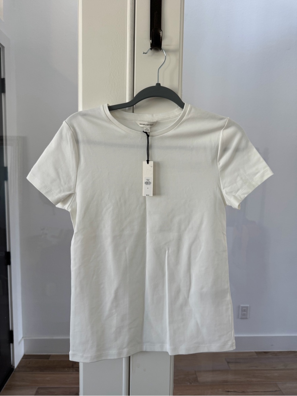Banana Republic Classic Crew Neck White Women's Tee